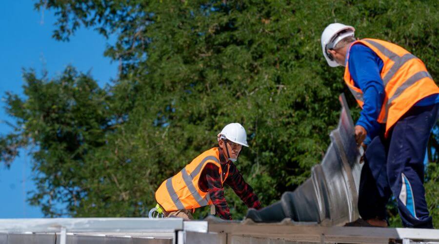 Professional Flat Roofing Installation in Curlew, IA